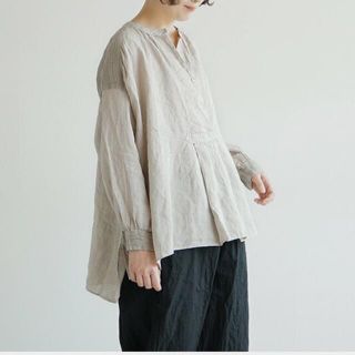 ツムグ(tumugu)の美品2019SS★tumugu ツムグ★ヘンリーネック リネン プルオーバー (チュニック)