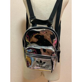 adidas(リュック/バックパック ・ シルバー/銀色系)のフリマ adidas(リュック/バックパック ・ シルバー/銀色系)のフリマ
