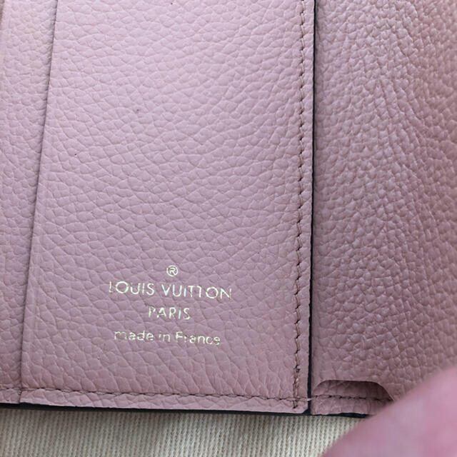 LOUIS VUITTON(ルイヴィトン)のルイヴィトン ポルトフォイユゾエ 三つ折り財布  レディースのファッション小物(財布)の商品写真