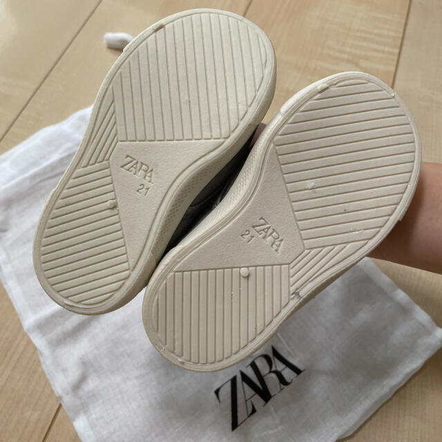 ZARA KIDS(ザラキッズ)のZara baby.kids キッズ/ベビー/マタニティのベビー靴/シューズ(~14cm)(スニーカー)の商品写真