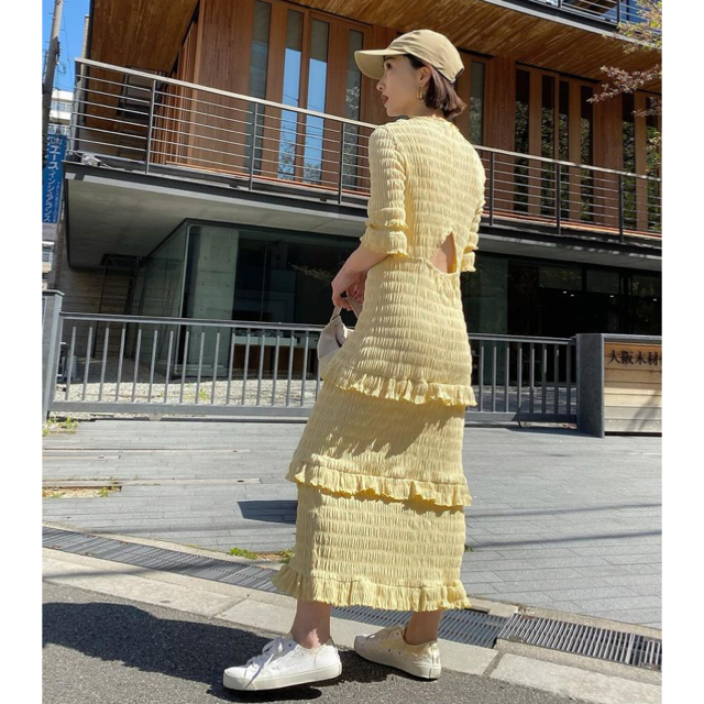 EDIT.FOR LULU(エディットフォールル)の新品 MEER. メーア shirring frilled dress  ワンピ レディースのワンピース(ロングワンピース/マキシワンピース)の商品写真