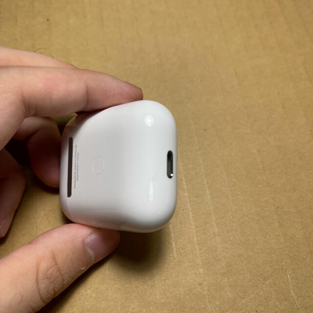 Apple(アップル)のAirPods 第2世代　第二世代　 純正品　エアーポッズ　エアポッズ スマホ/家電/カメラのオーディオ機器(ヘッドフォン/イヤフォン)の商品写真