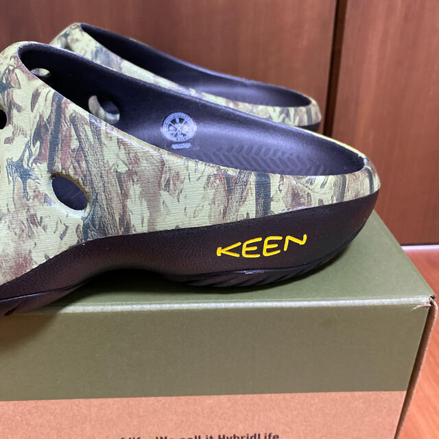 KEEN(キーン)の27cm 新品未使用 KEEN キーン ヨギ アーツ サンダル 迷彩 カモフラ柄 メンズの靴/シューズ(サンダル)の商品写真