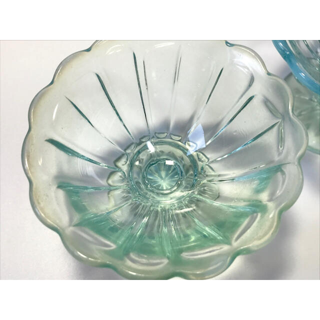 レトロ ガラス プレスガラス 氷コップ デザートボウル フリル 小鉢 水色