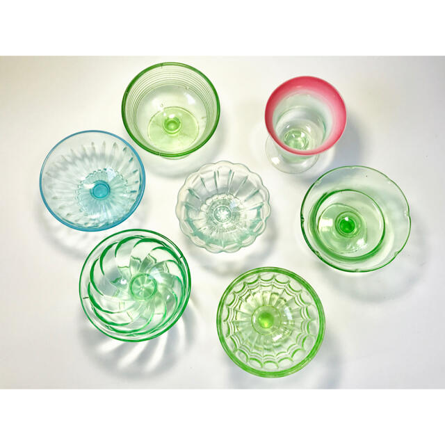 レトロ　ガラス　プレスガラス　氷コップ　デザートボウル　フリル　小鉢　水色