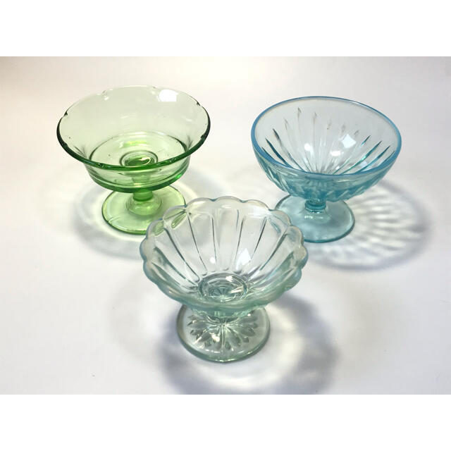 レトロ ガラス プレスガラス 氷コップ デザートボウル フリル 小鉢 水色