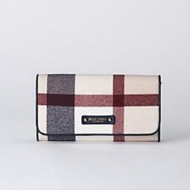 BURBERRY BLUE LABEL(バーバリーブルーレーベル)のブルーレーベルクレストブリッジ　お財布ショルダーバック　未使用 レディースのファッション小物(財布)の商品写真