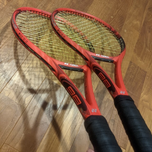 YONEX(ヨネックス)のテニスラケット 2本セット ヨネックス YONEX VCORE 98 グリップ3 スポーツ/アウトドアのテニス(ラケット)の商品写真