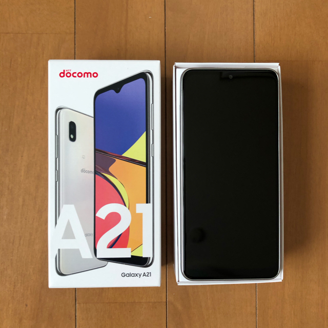 Galaxy(ギャラクシー)のGalaxy A21 SC-42A ホワイト SIMフリー スマホ/家電/カメラのスマートフォン/携帯電話(スマートフォン本体)の商品写真