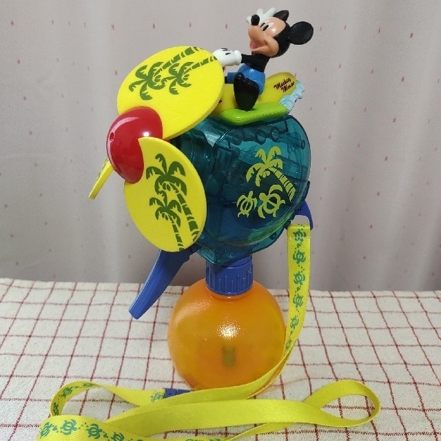 Disney(ディズニー)の【yuki様専用】【値下げしました】ミッキーマウス　扇風機　ハンディミストファン エンタメ/ホビーのおもちゃ/ぬいぐるみ(キャラクターグッズ)の商品写真