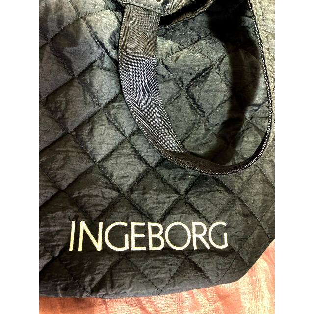 INGEBORG(インゲボルグ)の美品❣️インゲボルグ　ナイロンキルティング　ワンショルダーバック レディースのバッグ(ハンドバッグ)の商品写真