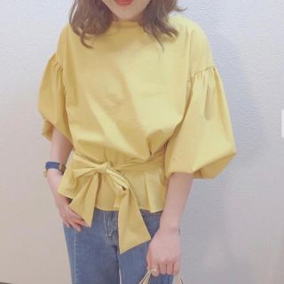 ナチュラルクチュール(natural couture)のナチュラルクチュール　ウエストリボンブラウス　イエロー(シャツ/ブラウス(半袖/袖なし))