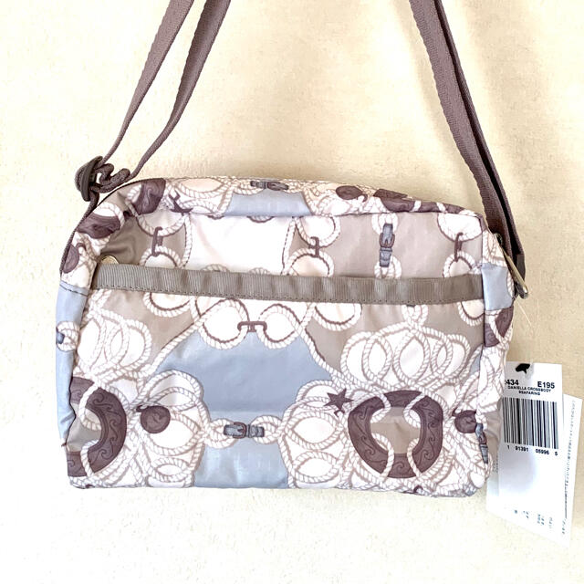 LeSportsac(レスポートサック)の⭐️新品！レスポートサック　ショルダーバッグ　スカーフ柄　マリン レディースのバッグ(ショルダーバッグ)の商品写真