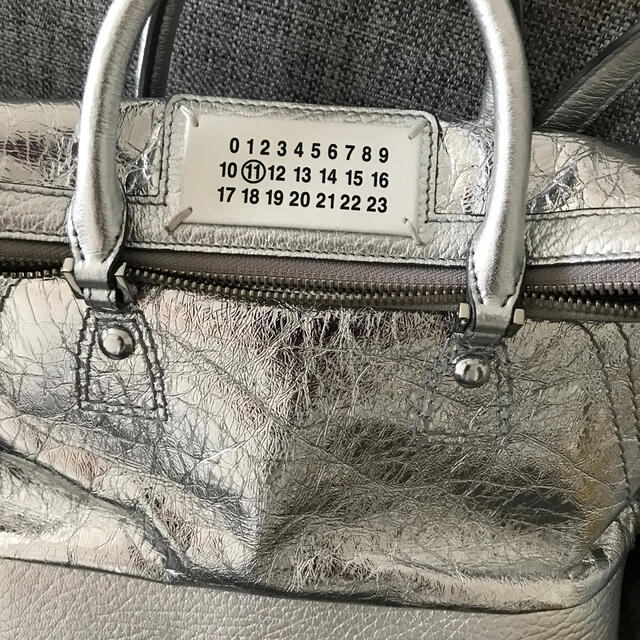 Maison Martin Margiela(マルタンマルジェラ)の正規品　貴重メゾンマルジェラ　5AC シルバー　美品 レディースのバッグ(ショルダーバッグ)の商品写真