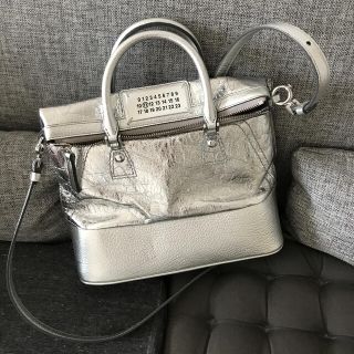 マルタンマルジェラ(Maison Martin Margiela)の正規品　貴重メゾンマルジェラ　5AC シルバー　美品(ショルダーバッグ)