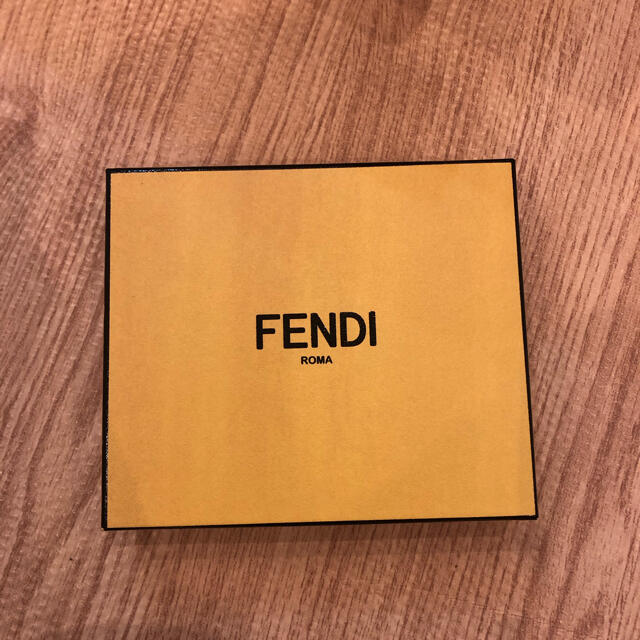 FENDI(フェンディ)のFENDI マネークリップ　財布　プレゼントに最適♪ メンズのファッション小物(マネークリップ)の商品写真