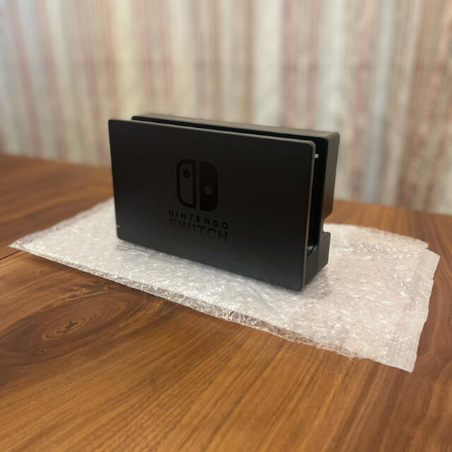 Nintendo Switch(ニンテンドースイッチ)の送料無料 新品 未使用 スイッチ ドック セット HDMIケーブル ACアダプタ エンタメ/ホビーのゲームソフト/ゲーム機本体(その他)の商品写真