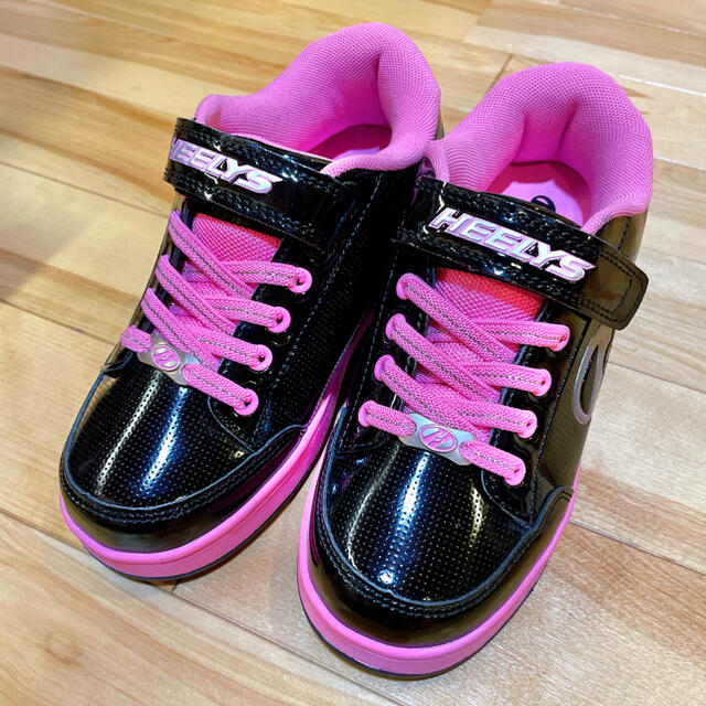 HEELYS(ヒーリーズ)のヒーリーズ パルス4 ローラーシューズ HEELYS PULSE4 2輪タイプ キッズ/ベビー/マタニティのキッズ靴/シューズ(15cm~)(ローラーシューズ)の商品写真