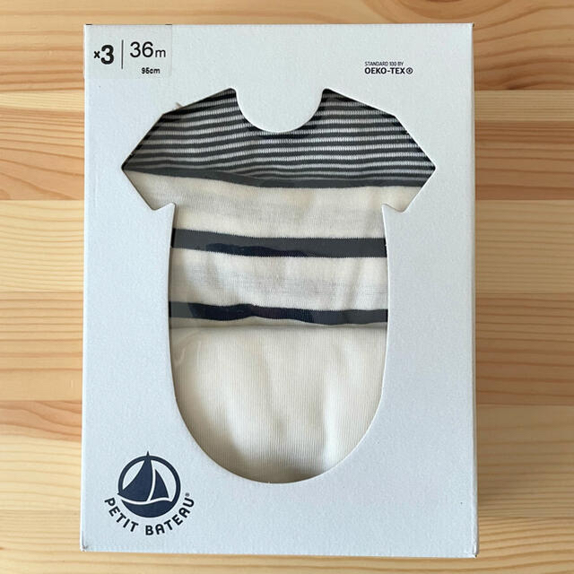 PETIT BATEAU(プチバトー)の＊ご専用＊新品未使用プチバトー マリニエール&ミラレ 半袖ボディ 3枚組 36m キッズ/ベビー/マタニティのキッズ服男の子用(90cm~)(下着)の商品写真