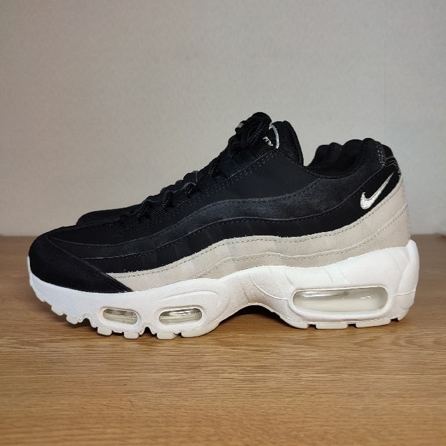 美品 大人気 NIKE WMNS AIR MAX 95 PRM