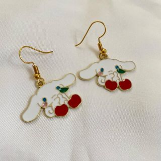 サンリオ　シナモロール　シナモン　ピアス　イヤリング(ピアス(両耳用))