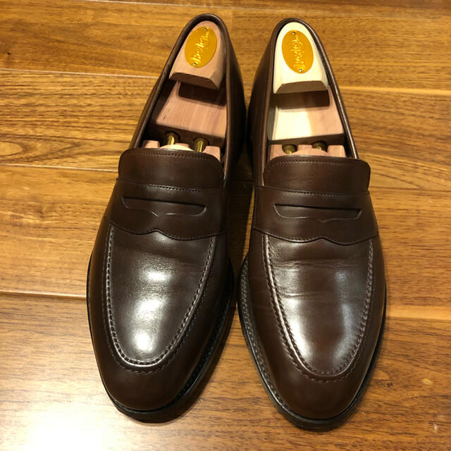 Loake(ローク)の美品) 英国靴Loake/ローク　ローファー茶色　UK9.5 メンズの靴/シューズ(ドレス/ビジネス)の商品写真