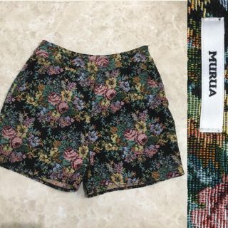 ムルーア(MURUA)のMURUA♡ゴブラン　花柄ショートパンツ(ショートパンツ)