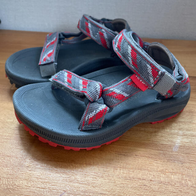 Teva(テバ)のteva サンダル キッズ/ベビー/マタニティのキッズ靴/シューズ(15cm~)(サンダル)の商品写真