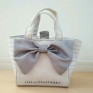 ジルバイジルスチュアート(JILL by JILLSTUART)の冬までに売り切り希望！JILL BY JILLSTUARTリボントートバッグ(トートバッグ)