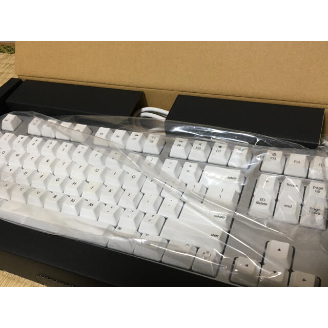 東プレTopre REALFORCE R2TL-USVM-WH キーボード スマホ/家電/カメラのPC/タブレット(PC周辺機器)の商品写真