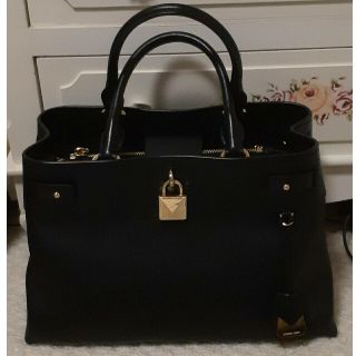 マイケルコース(Michael Kors)のマイケル・コース　ハンドバッグ(ハンドバッグ)