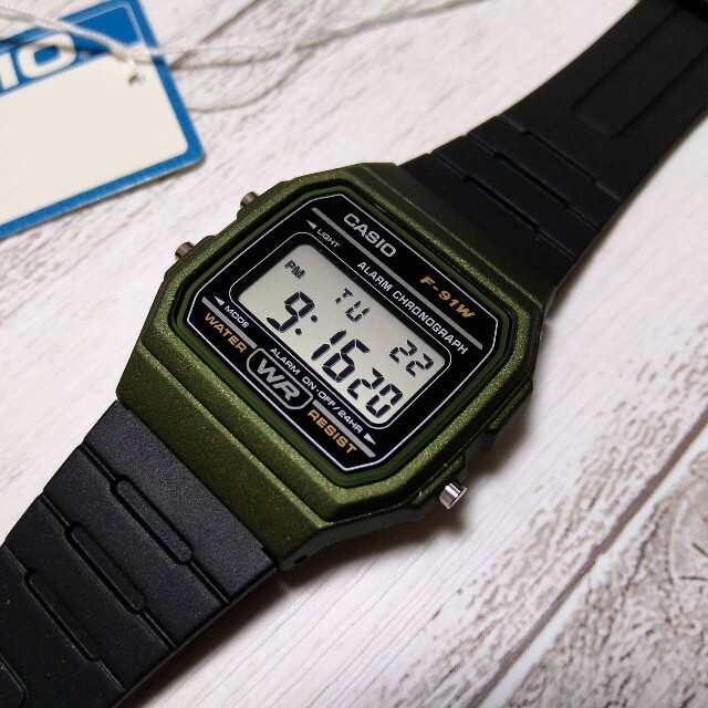 カシオ　デジタル腕時計　新品未使用　国内未発売　スポーツモデル