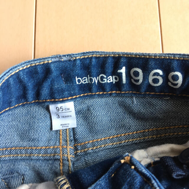 babyGAP(ベビーギャップ)のベイビーギャップ　95 デニム　ハーフパンツ キッズ/ベビー/マタニティのキッズ服女の子用(90cm~)(パンツ/スパッツ)の商品写真