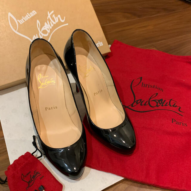 Christian Louboutin(クリスチャンルブタン)のChristian Louboutin クリスチャンルブタン　黒 レディースの靴/シューズ(ハイヒール/パンプス)の商品写真