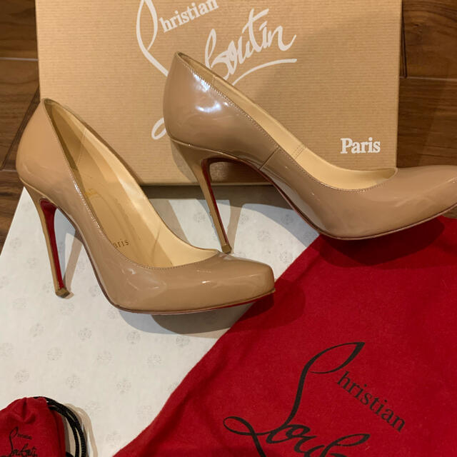 Christian Louboutinクリスチャンルブタン ピンヒール ベージュ Christian Louboutinクリスチャンルブタン ピンヒール ベージュ