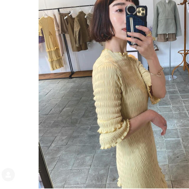 UNITED ARROWS(ユナイテッドアローズ)のMEER. メーアShirring frilled dress(LEMON)完売 レディースのワンピース(ロングワンピース/マキシワンピース)の商品写真