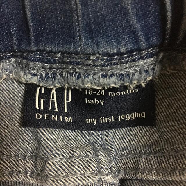 GAP(ギャップ)のデニム　ズボン　90 キッズ/ベビー/マタニティのキッズ服女の子用(90cm~)(パンツ/スパッツ)の商品写真