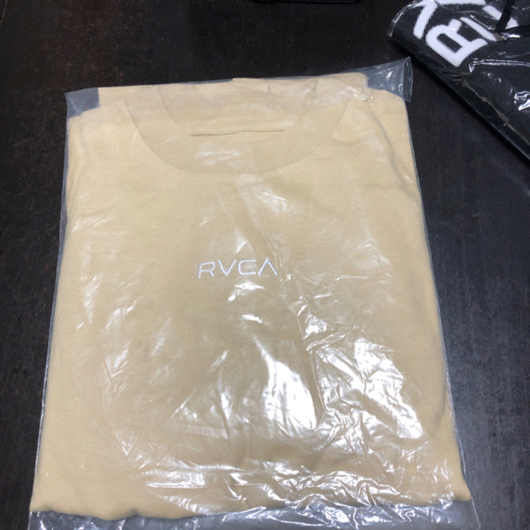 RVCA(ルーカ)の【新品】ルーカ RVCA Ｔシャツ 長袖 メンズ  sサイズ レディースのトップス(Tシャツ(長袖/七分))の商品写真