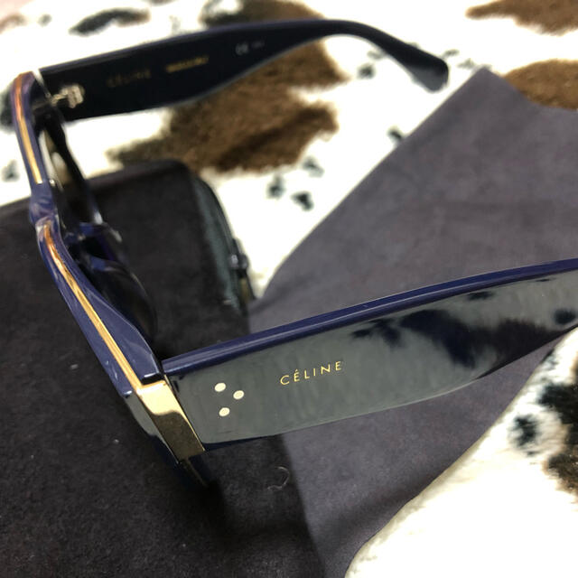 celine(セリーヌ)のCELINE セリーヌ　サングラス　ネイビー　太フレーム レディースのファッション小物(サングラス/メガネ)の商品写真