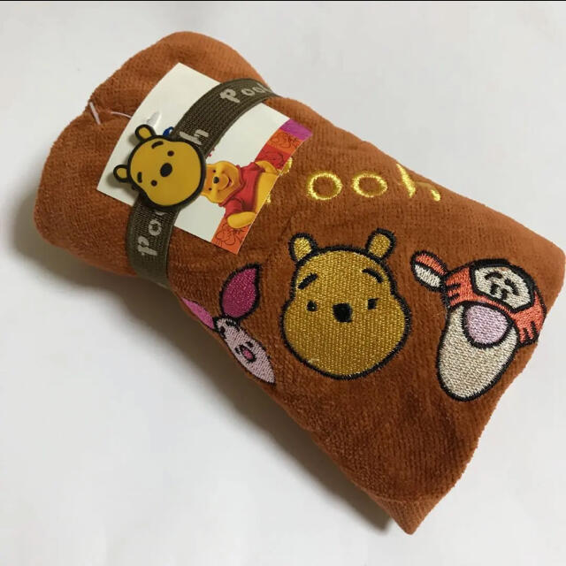 くまのプーさん(クマノプーサン)のwinnie   the pooh  フェイスタオル  くまのプーさん エンタメ/ホビーのおもちゃ/ぬいぐるみ(キャラクターグッズ)の商品写真