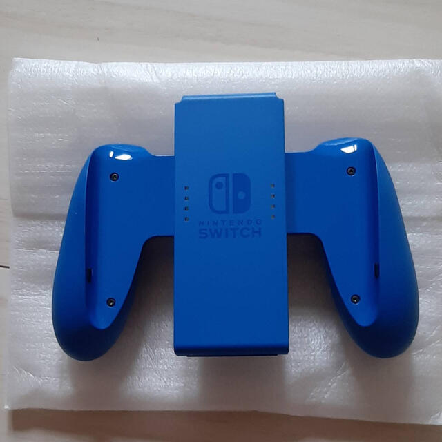 Nintendo Switch(ニンテンドースイッチ)のマリオブルーレッドバージョンのブルーのグリップ エンタメ/ホビーのゲームソフト/ゲーム機本体(その他)の商品写真