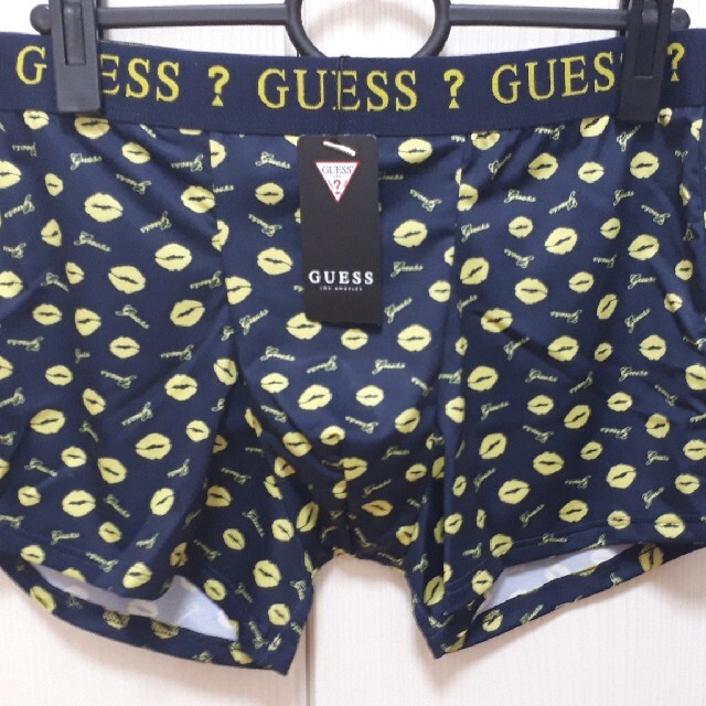 GUESS(ゲス)の【新品未使用】GUESS/ゲスのロゴキスマークプリントボクサーパンツMサイズ メンズのアンダーウェア(ボクサーパンツ)の商品写真