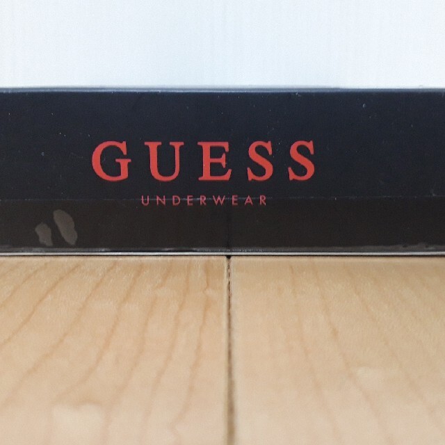 GUESS(ゲス)の【新品未使用】GUESS/ゲスのロゴキスマークプリントボクサーパンツMサイズ メンズのアンダーウェア(ボクサーパンツ)の商品写真