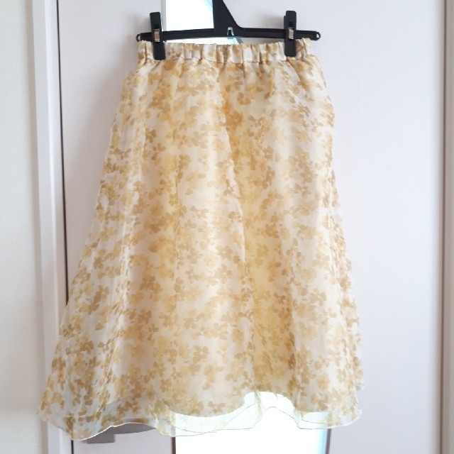 Techichi(テチチ)のテチチ　新品　オーガンジー花柄スカート レディースのスカート(ひざ丈スカート)の商品写真