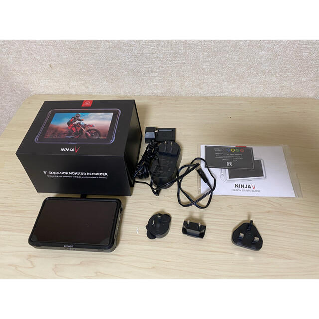 ATOMOS NINJA V  美品 スマホ/家電/カメラのカメラ(ビデオカメラ)の商品写真