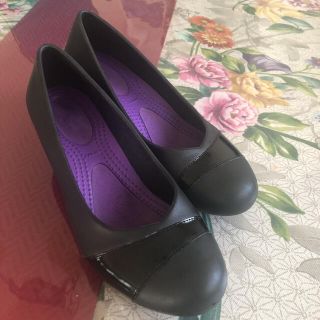 クロックス(crocs)のクロックス　サンダル　パンプス　5センチヒール　黒(ハイヒール/パンプス)