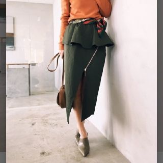 アメリヴィンテージ(Ameri VINTAGE)のRUFRLE TITLE SKIRT(ひざ丈スカート)