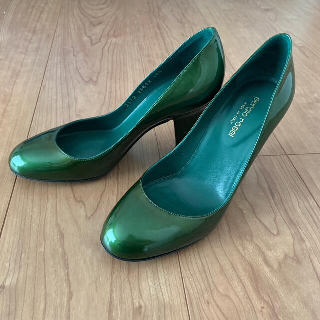 Sergio Rossi - sergio rossi エナメルパンプス Greenの通販 by eeee