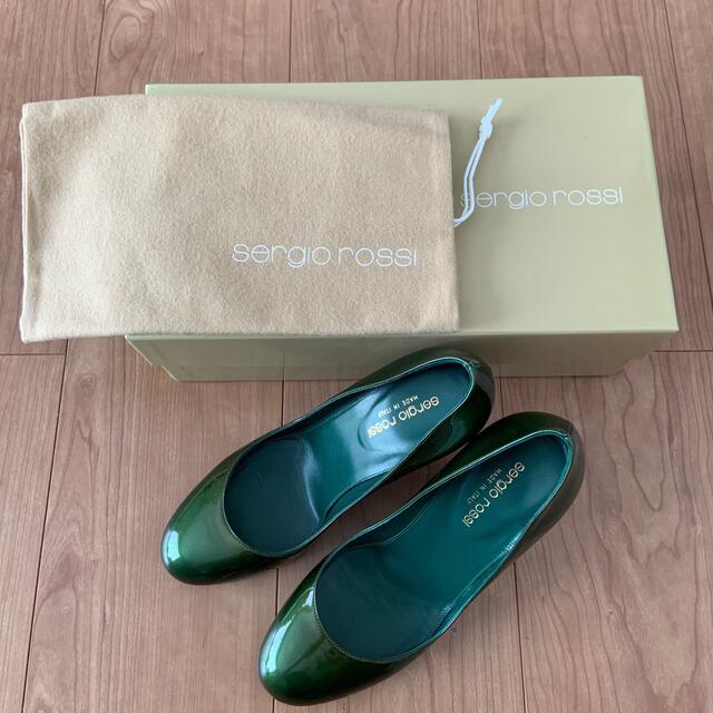 Sergio Rossi(セルジオロッシ)のsergio rossi エナメルパンプス　Green レディースの靴/シューズ(ハイヒール/パンプス)の商品写真