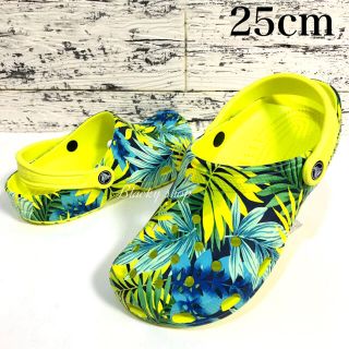 クロックス(crocs)の【新品】クロックス サンダル クラシック グラフィック クロッグ 25cm(サンダル)